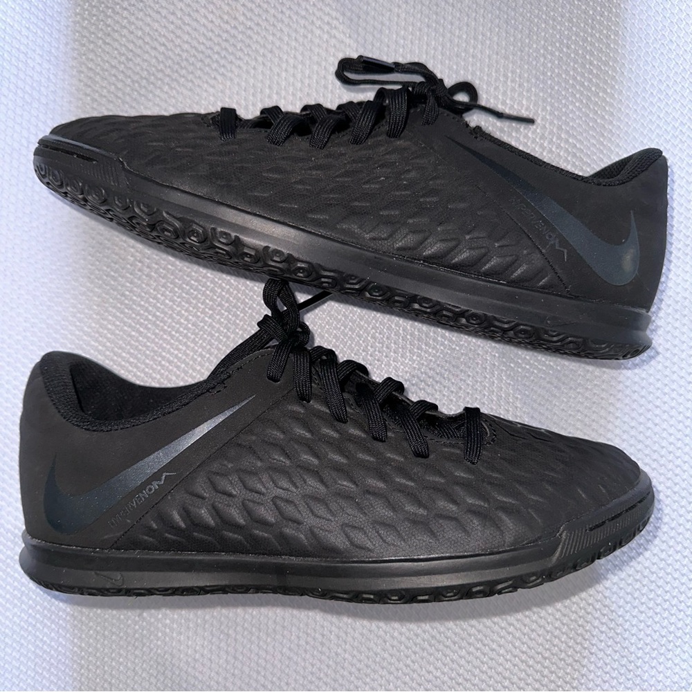 Kids NIKE Hypervenom Soccer Shoes Size 6Y Like New Indoor / Turf Offset Laces